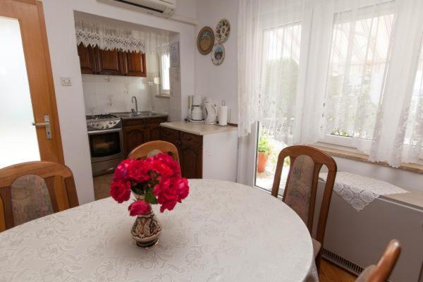 Apartments Bujan Цриквеница Экстерьер фото